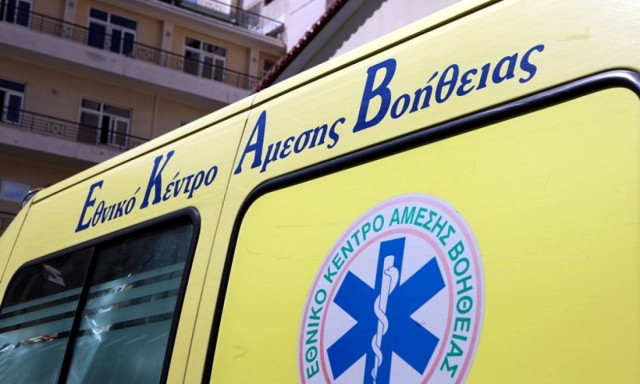 Ανατριχιαστικό ατύχημα στην Καλαμάτα: Ταξί «σήκωσε στον αέρα» δημοτικό αστυνομικό