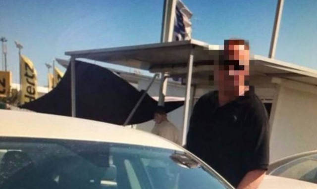 Απίστευτο: Τους «βούτηξε» το αυτοκίνητο παριστάνοντας υπάλληλο γραφείου ενοικιαζόμενων