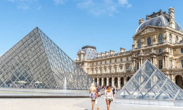 Παρίσι: Εκκενώθηκε το Λούβρο έπειτα από συναγερμό για φωτιά