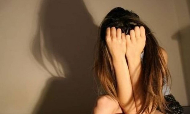 Σοκ: Βίασε 14χρονη σε κεντρικό πάρκο γεμάτο κόσμο