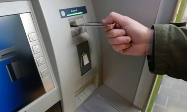 Τέλος οι κάρτες! Έτσι θα «σηκώνουμε» πλέον χρήματα από τα ΑΤΜ