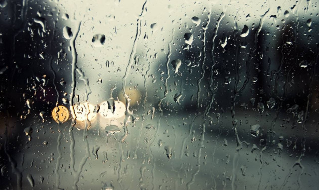 Καιρός: Τέλος το καλοκαίρι – Η ΕΜΥ προειδοποιεί για πτώση της θερμοκρασίας και καταιγίδες