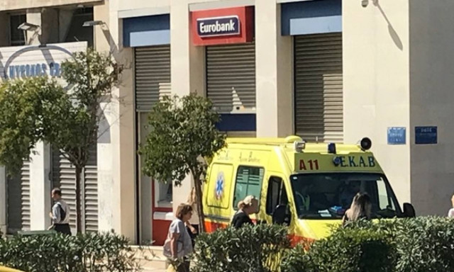 Νεκρός άνδρας που έπεσε στις γραμμές του Μετρό στο Πανεπιστήμιο (pics)