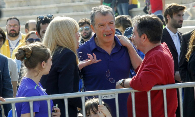 Καυγάς Δούρου με το Ποτάμι για το Σαρωνικό