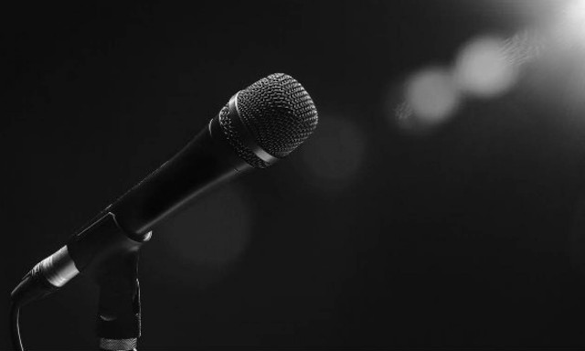 Θλίψη στον καλλιτεχνικό κόσμο: Νεκρός στα 68 του γνωστός τραγουδιστής