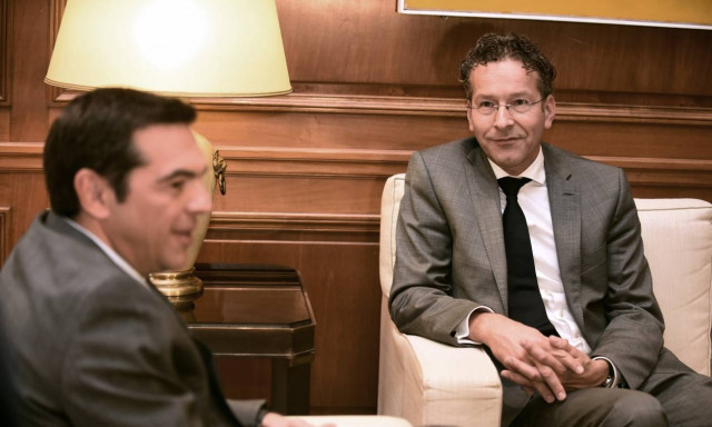 Τσίπρας: «Να συζητήσουμε την επόμενη μέρα» - Ντάισελμπλουμ: «Η εμπιστοσύνη έχει επιστρέψει»