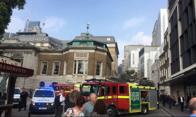 Συναγερμός στο Λονδίνο: Πανικός στο μετρό μετά από έκρηξη σε τσάντα (pics-vid)