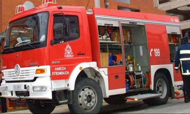 Υπό έλεγχο η φωτιά σε βιομηχανία παρασκευής ανελκυστήρων