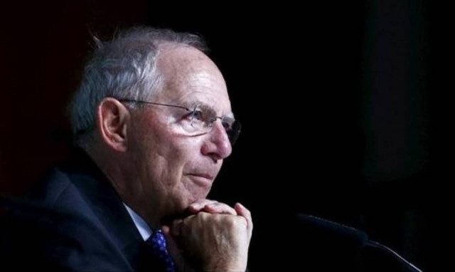 Γιατί ο Σόιμπλε θα λείψει στους Έλληνες – «Κρατήστε τις σαμπάνιες κλειστές»