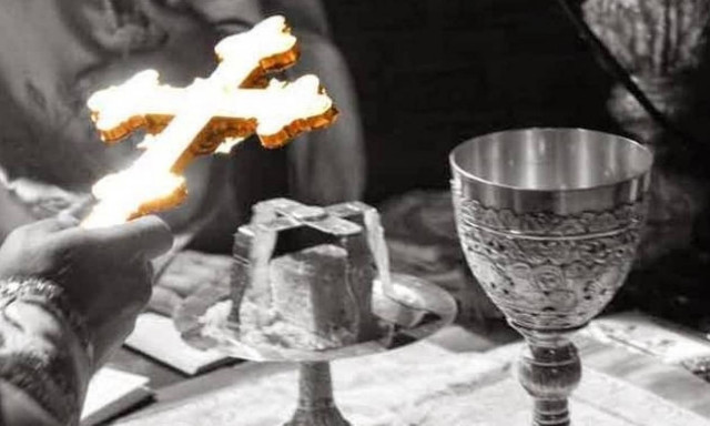 Συγκλονιστικό θαύμα: «Χυνόταν αίμα από το Άγιο Ποτήριο» (vid)