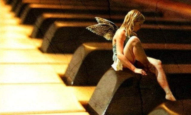 Αυτό είναι το τραγούδι της αυτοκτονίας! Έχει οδηγήσει στο θάνατο 100 ανθρώπους (vid)