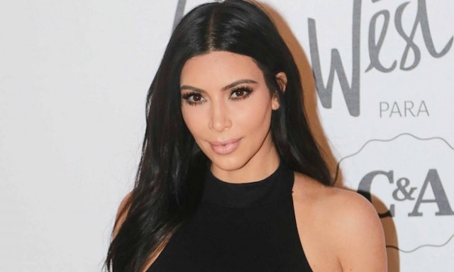 Πως αποχαιρέτησε η Κιμ Καρντάσιαν τον Χιου Χέφνερ (photos)