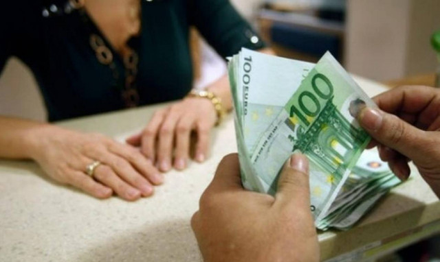 Επίδομα 1.000 ευρώ: Πότε ξεκινούν οι αιτήσεις – Δείτε αν το δικαιούστε