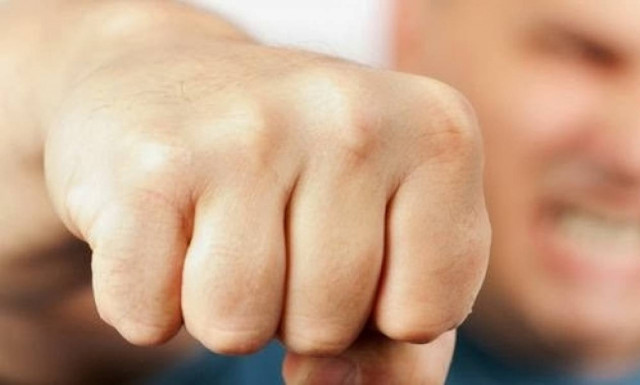 Άγριο ξύλο μεταξύ συγγενών στο Αγρίνιο: Τον έδειραν ο αδερφός και ο καταζητούμενος ανιψιός του!