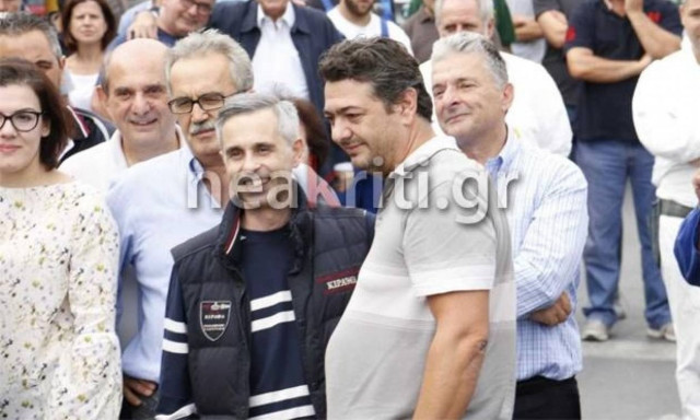 Η πρώτη δημόσια εμφάνιση του Μιχάλη Λεμπιδάκη - Επέστρεψε στο εργοστάσιό του (pics)