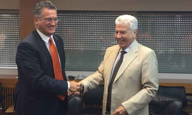 Συμφωνία συνεργασίας ΔΕΗ και Forthnet