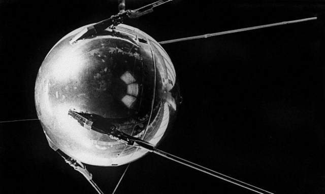 Σπούτνικ: Σαν σήμερα το 1957 εκτοξεύεται στο διάστημα ο πρώτος δορυφόρος (Pics+Vids)