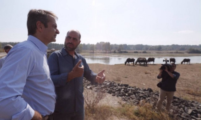 Ο Κ. Μητσοτάκης στη λίμνη Κερκίνη εντυπωσιάστηκε από τα βουβάλια (pics)