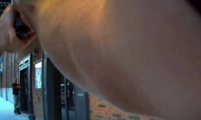 Απίστευτο: Αστυνομικός πυροβόλησε ηθοποιό που υποδυόταν τον ληστή! (vid)