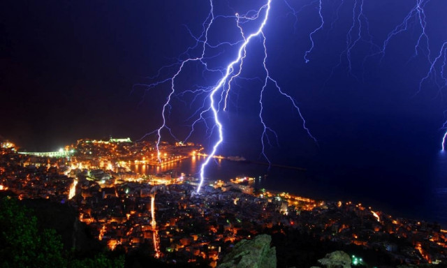 ΕΚΤΑΚΤΟ δελτίο επιδείνωσης καιρού-ΕΜΥ: Προσοχή! Έρχεται μεγάλη κακοκαιρία - Πού και πότε θα χτυπήσει