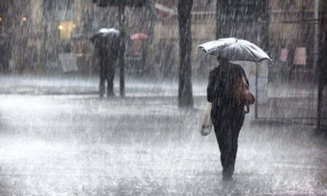 Έκτακτο δελτίο ΕΜΥ: Σε «ελεύθερη πτώση» η θερμοκρασία - Βροχές και καταιγίδες