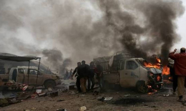 Ξαφνικοί βομβαρδισμοί στη Συρία σκόρπισαν το θάνατο