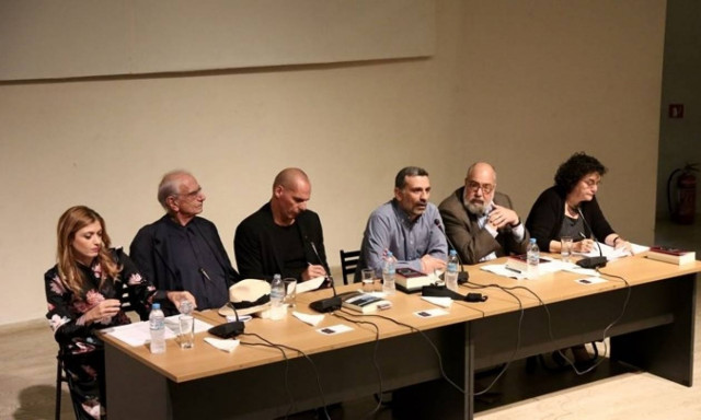 «Ανίκητοι ηττημένοι» το νέο βιβλίο του Βαρουφάκη θα γίνει ταινία από τον Κώστα Γαβρά