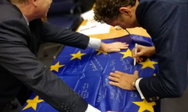 Πώς αποχαιρέτησε ο Τσακαλώτος τον Βόλφγκανγκ Σόιμπλε