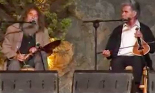 Δείτε τι συμβαίνει όταν σμίγουν ο Ψαραντώνης και ο Βασίλης Σκουλάς! (video)