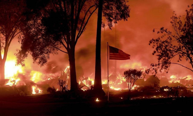ΗΠΑ: Ασύλληπτη καταστροφή από τις πυρκαγιές στην Καλιφόρνια - Στους 21 οι νεκροί (pics+vids)