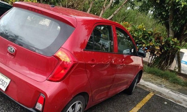 Συνελήφθη η οδηγός που βιντεοσκοπούσε την ημίγυμνη φίλη της να πεθαίνει (pics)