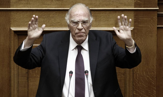 Τα «μάζεψε» ο Λεβέντης: Δεν παραιτούμαι τη Δευτέρα (vid)