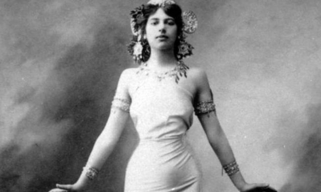 Σαν σήμερα το 1971 εκτελέστηκε η διασημότερη κατάσκοπος του κόσμου Μάτα Χάρι