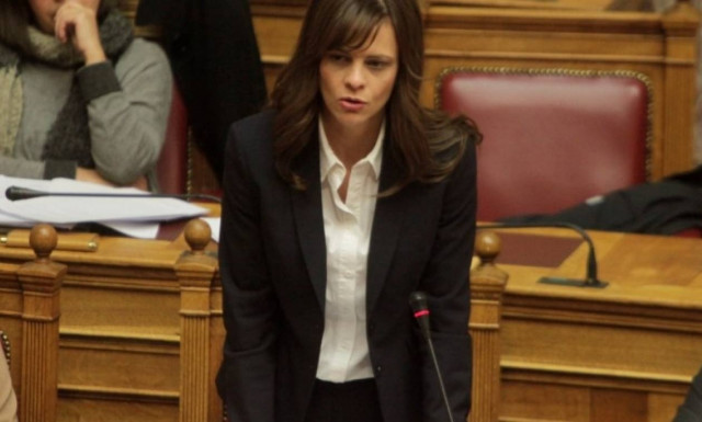 Επίδομα τριτέκνων ΟΓΑ: Αυτό υποσχέθηκε η Έφη Αχτσιόγλου