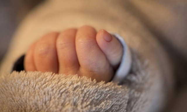 Απίστευτο: Γέννησε μωρό - «γίγαντα» 7,1 κιλών! (pic)