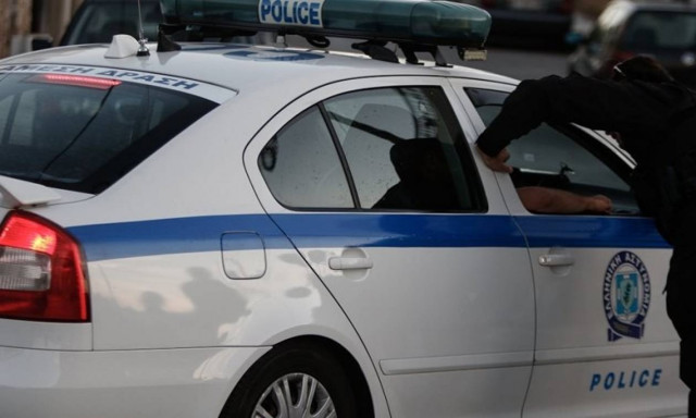 Βόλος: «Ντου» της ΕΛ.ΑΣ. σε οικισμό Ρομά μετά τον τραυματισμό 26χρονου από αδέσποτη σφαίρα