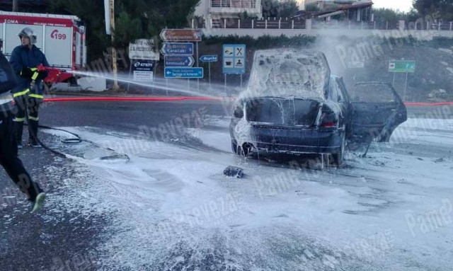 Παρολίγο τραγωδία στην Πρέβεζα: Αυτοκίνητο τυλίχτηκε στις φλόγες
