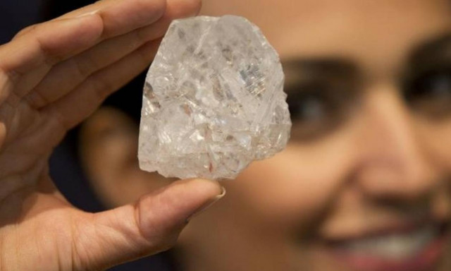 Σιέρα Λεόνε: Πωλείται διαμάντι σε μέγεθος αυγού - Τα έσοδα θα διατεθούν για τους φτωχούς