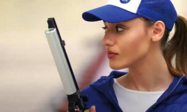 Ντροπή: Κι όμως η «χρυσή» Άννα Κορακάκη συνεχίζει να προπονείται σε αποθήκη!