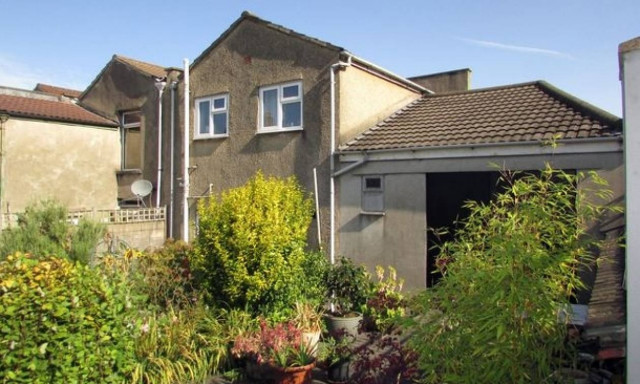 Αυτό το συνηθισμένο σπίτι κοστίζει 1 εκατ. ευρώ και κρύβει ένα απίθανο μυστικό (photos)