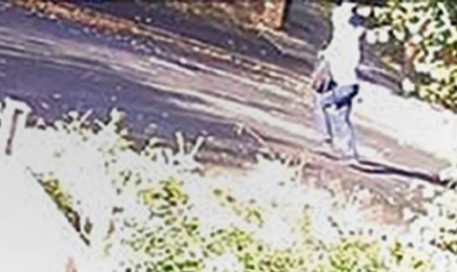 Αυτό τον άνδρα καταζητά η Αστυνομία - Επιτέθηκε σεξουαλικά σε 7 μαθήτριες