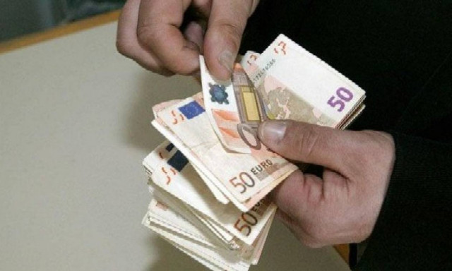 Προσοχή: Δείτε αν δικαιούστε 1.000 ευρώ τα Χριστούγεννα από το Κοινωνικό Μέρισμα