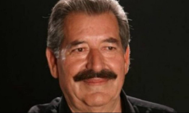 Οι κρητικοί αποχαιρετούν τον Μανώλη Κακλή όπως θα ήθελε, με αμέτρητες μαντινάδες!