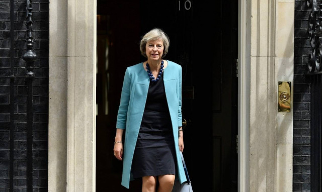 Τερέζα Μέι: Να μη φύγουν οι Έλληνες από τη Βρετανία μετά το Brexit