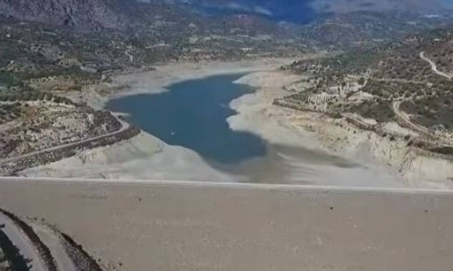 Συναγερμός στην Κρήτη:«Έρημος»... το άλλοτε πλούσιο σε νερό Φράγμα Φανερωμένης