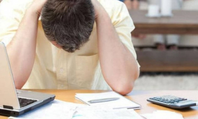 Πετρόπουλος: Μειώνονται οι εισφορές στους ελεύθερους επαγγελματίες