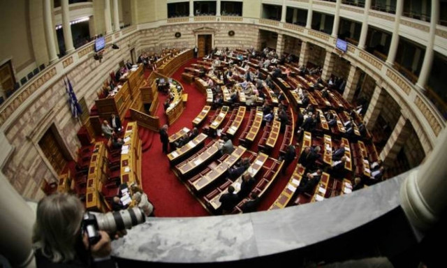 Πρόκληση: Αναδρομικά άνω των 15 εκατ. ευρώ για 160 πρώην βουλευτές!