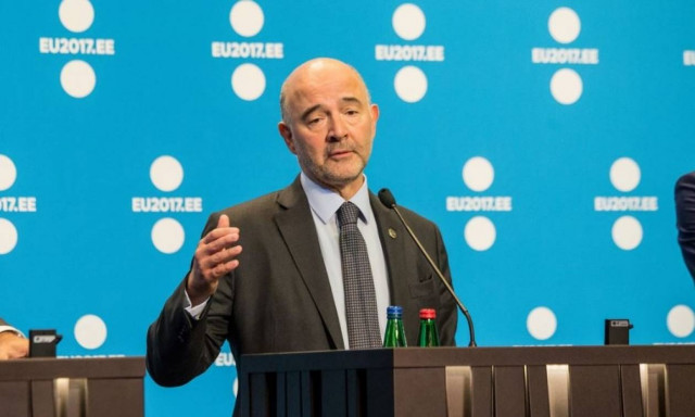 Έπαινοι Μοσκοβισί για πρωτογενές πλεόνασμα: Η Ελλάδα ανακάμπτει χάρη στις θυσίες του λαού της