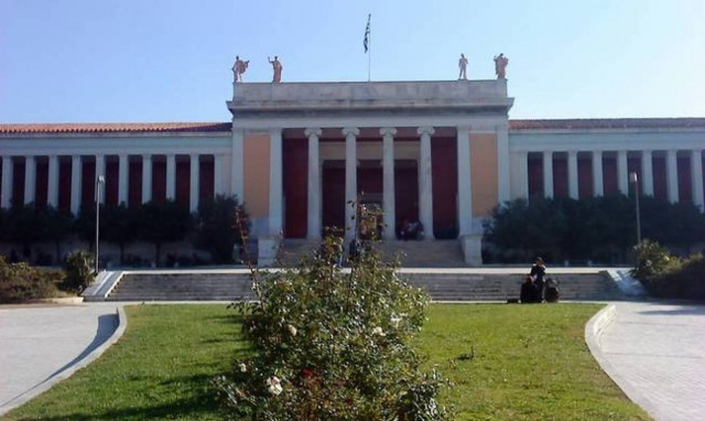 Burying treasure in WWII: A photo exhibit at the National Archaeological Museum