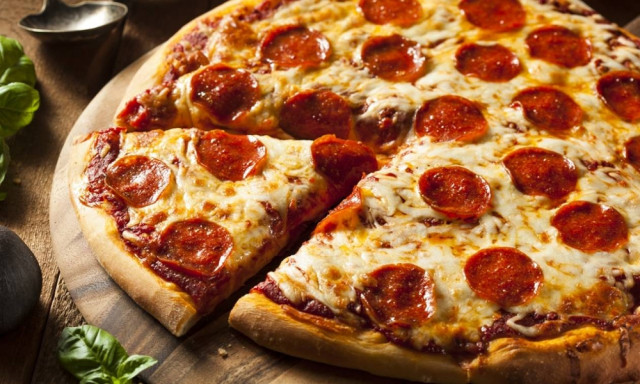 Η κρητική παραγγελία σερβιτόρου στην κουζίνα που «σπάει» ταμεία (pic)